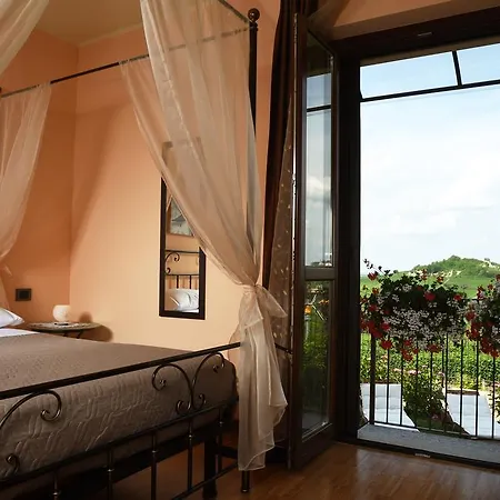 Vecchio فندق مبيت وإفطار Castagnito